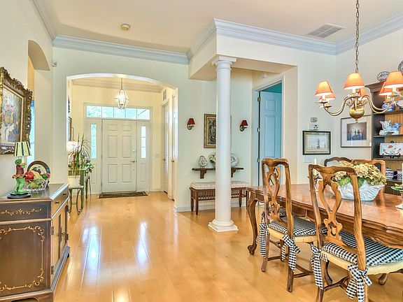 4th image of 85 Oakmont Ln