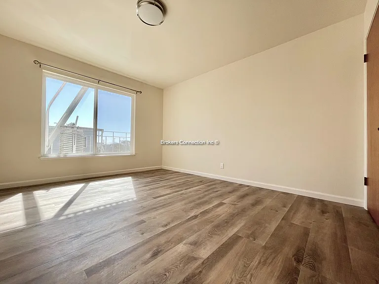 3511 Taraval St #4 — Photo 11
