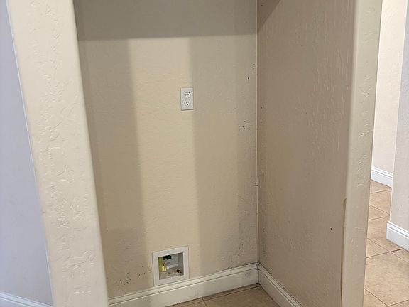 Refrigerator hookup point