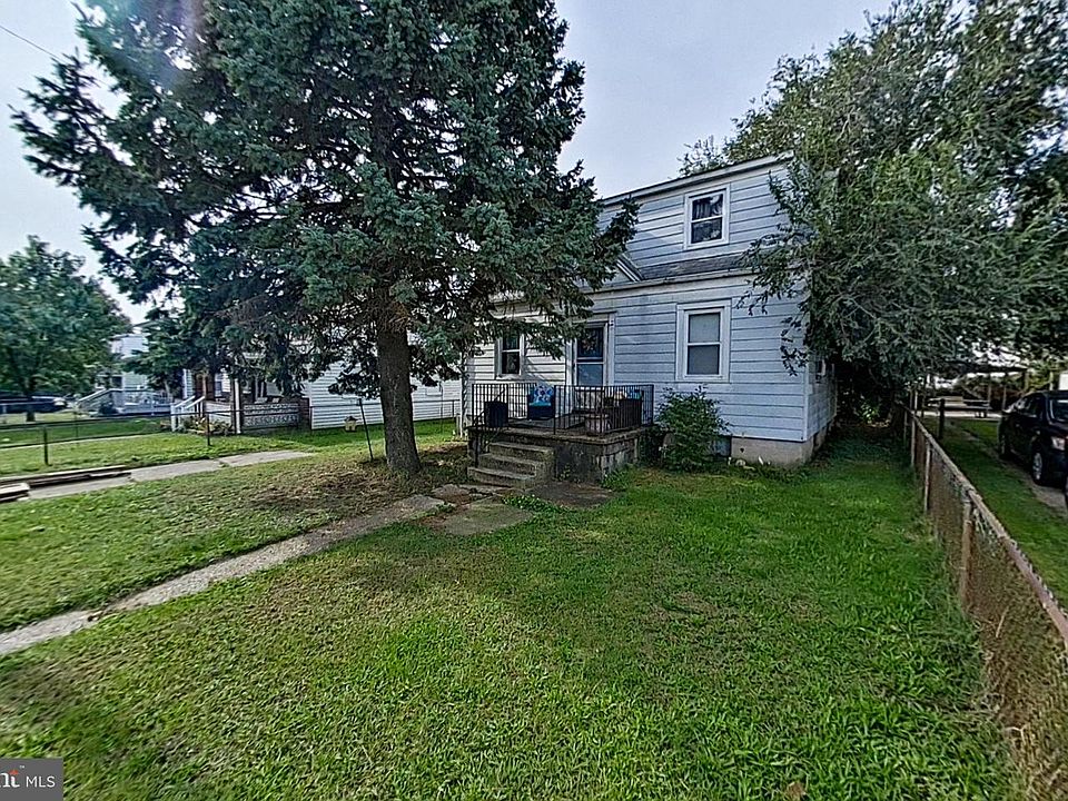 1st image of 8 Clipper Rd