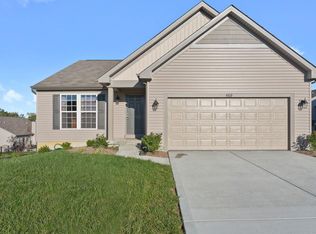 569 Crystal Stream Dr, Wentzville, MO 63385