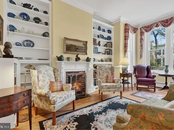 15 3rd St NE #2, Washington, DC 20002