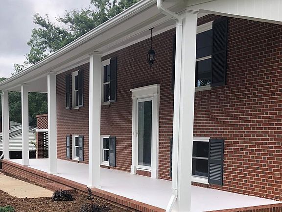 2nd image of 157 Oakwood Cir