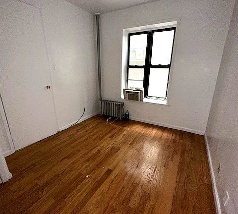 3rd image of 356 S 1st St Suite B