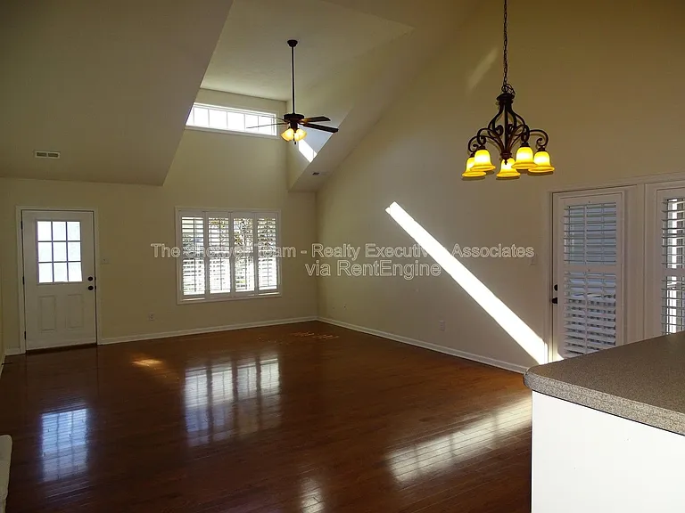 308 Java Way — Photo 3