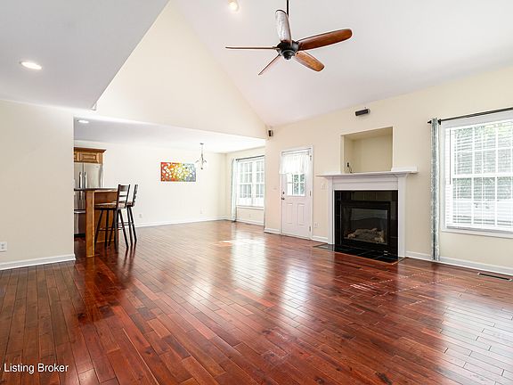 3rd image of 6409 Triplett Woods Dr