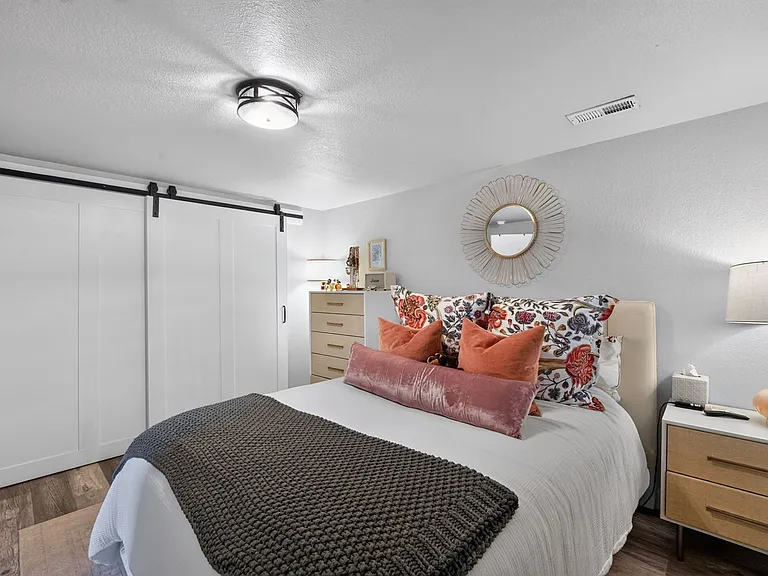 2615 W Caithness Pl — Photo 14