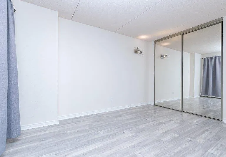 735 12th Ave SW #605 — Photo 14