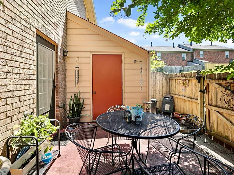 119 Lakebrink Dr — Photo 22
