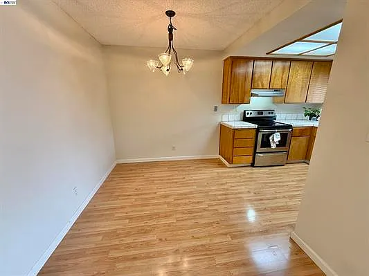 3835 Yorkshire St — Photo 22