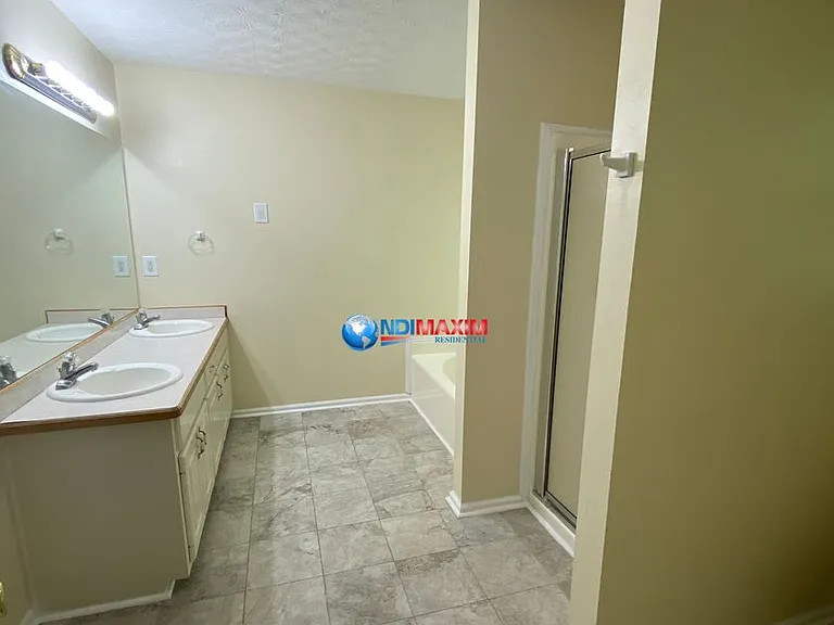 705 Simon Ive Dr — Photo 14