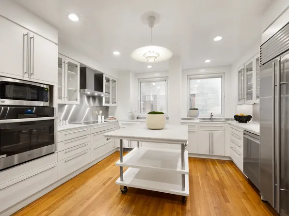 1158 Fifth Avenue image 8 of 17