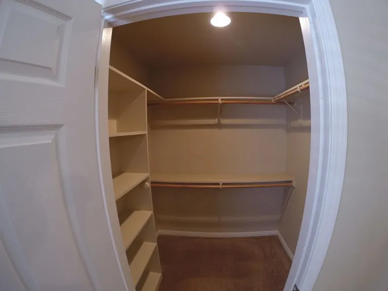 663-665 Clover Meadow Ct — Photo 9