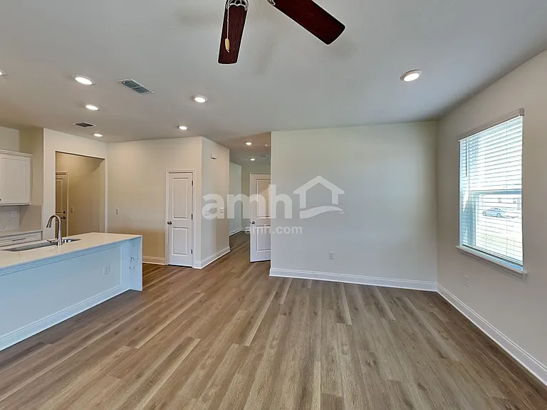 3739 Center Cove Ln — Photo 10