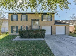 406 McConn Ct, Webster, TX 77598