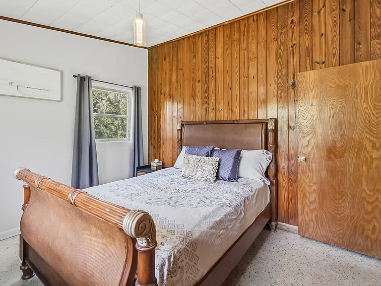 7912 Ficquette Rd — Photo 22