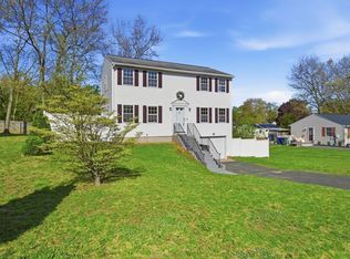 22 Pheasant Dr, Springfield, MA 01119