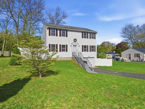 22 Pheasant Dr, Springfield, MA 01119