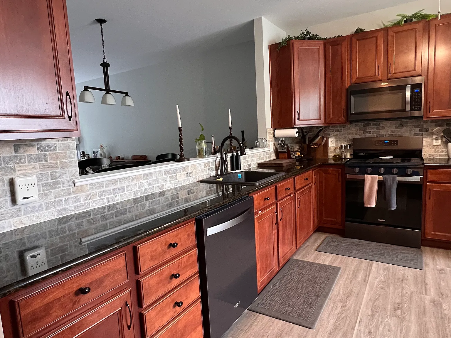 2 bed, 2.5 bath, 2260 sqft, $3,400 — Photo 4