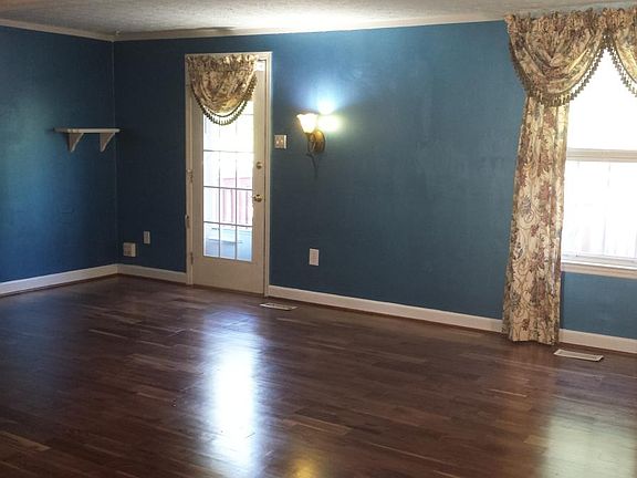 3rd image of 1829 Queen Anne Sq