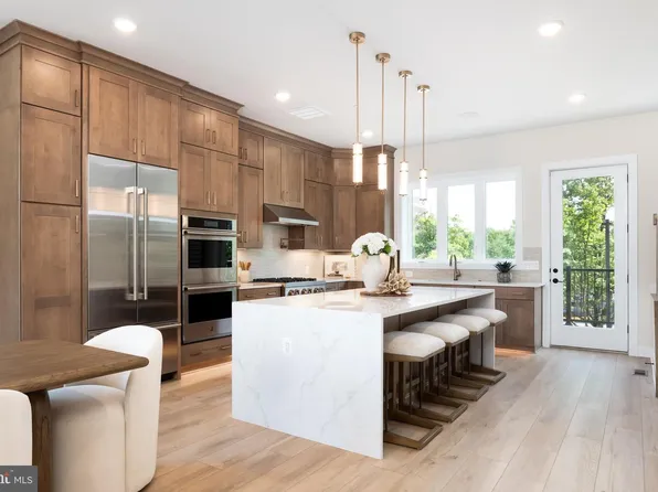 6332 Cetus Ln, North Bethesda, MD 20852