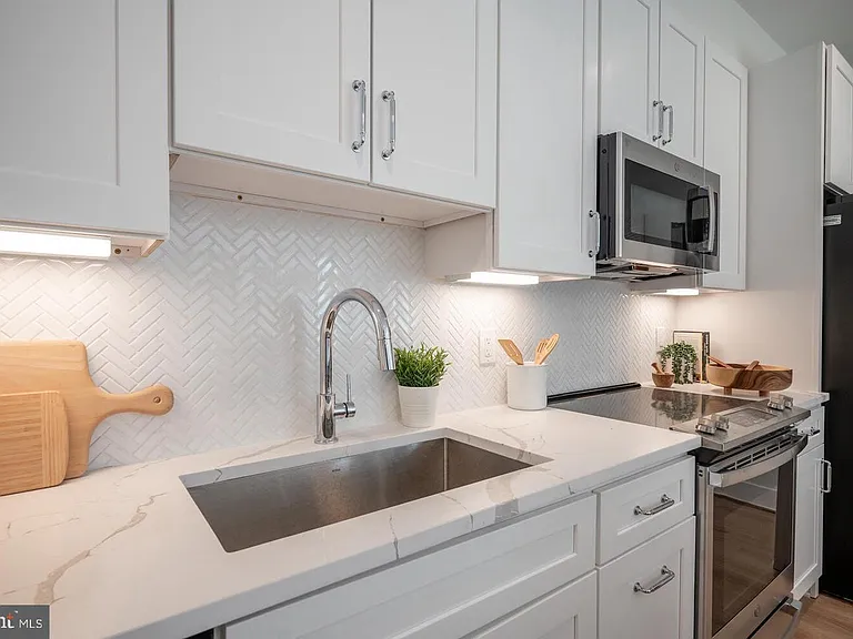 1228 Brentwood Rd NE #1 — Photo 8