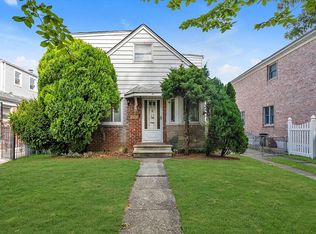 14747 8th Ave, Whitestone, NY 11357