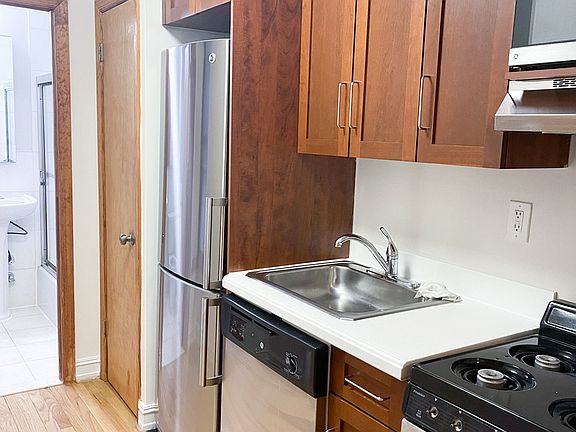 4th image of 217 E 84th St APT 4A