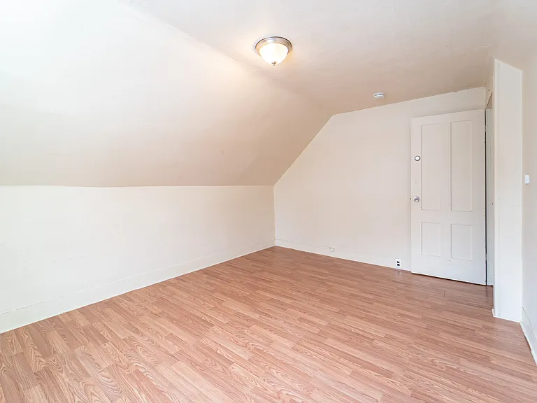75 Diem St — Photo 7