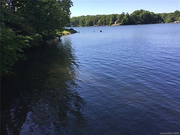 2nd image of 7282 Pebble Ln