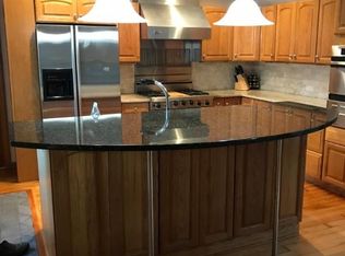 7 Sunset Ln, Clinton, CT 06413