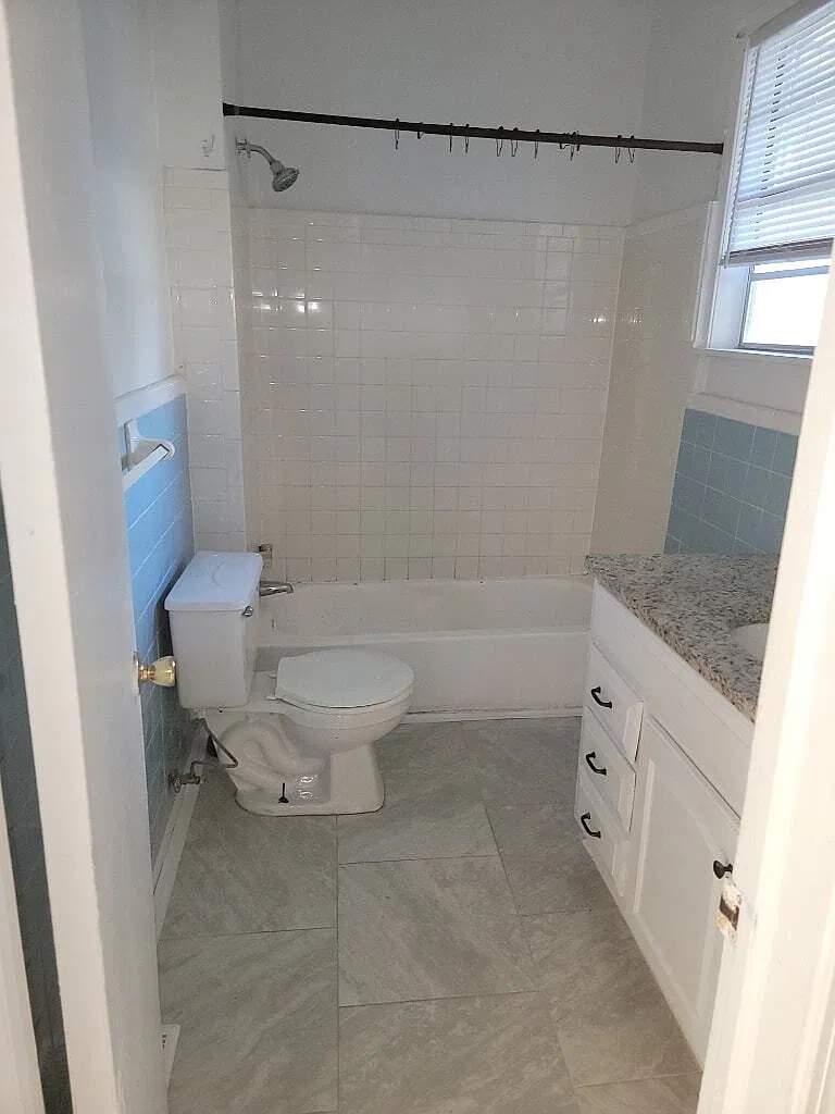 2 bed, 1.0 bath, 961 sqft, $1,953 — Photo 4