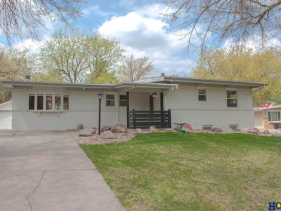 3rd image of 6021 Meadowbrook Ln