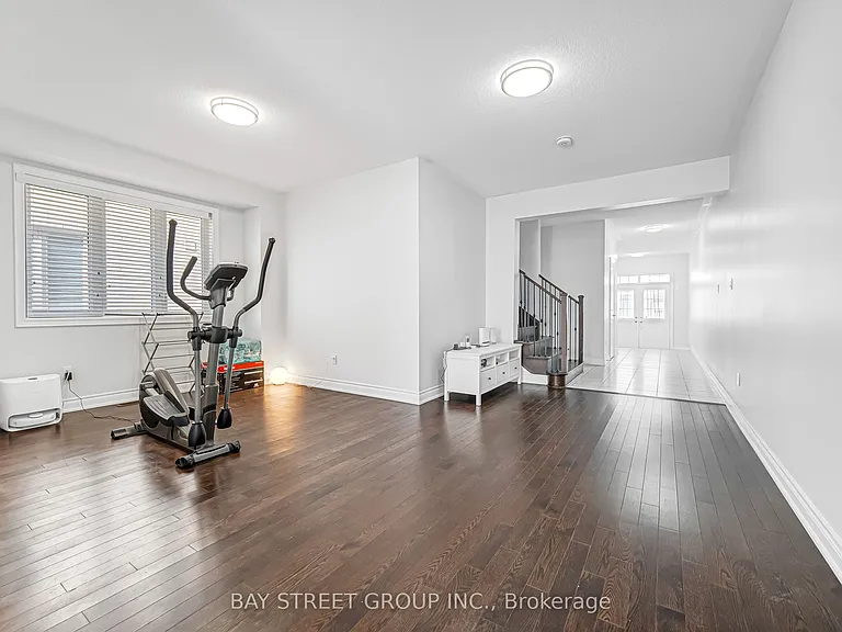 60 Mohandas Dr — Photo 15