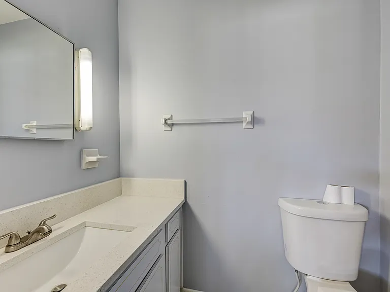 604 Park Cir #16 — Photo 20