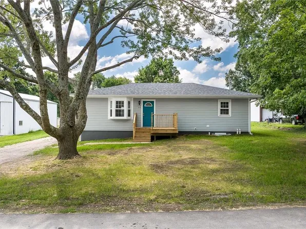 514 E 7th St, Hamilton, MO 64644