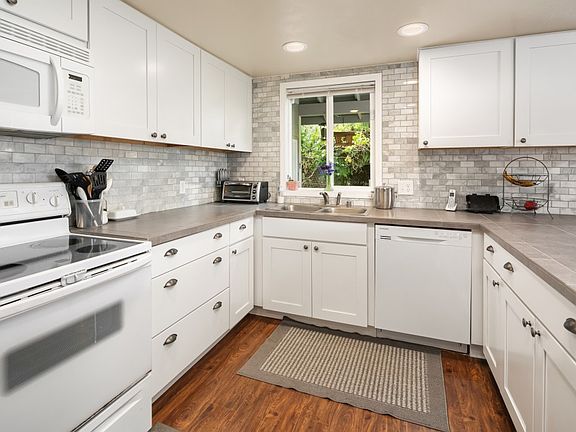 5th image of 4619 188th St NW