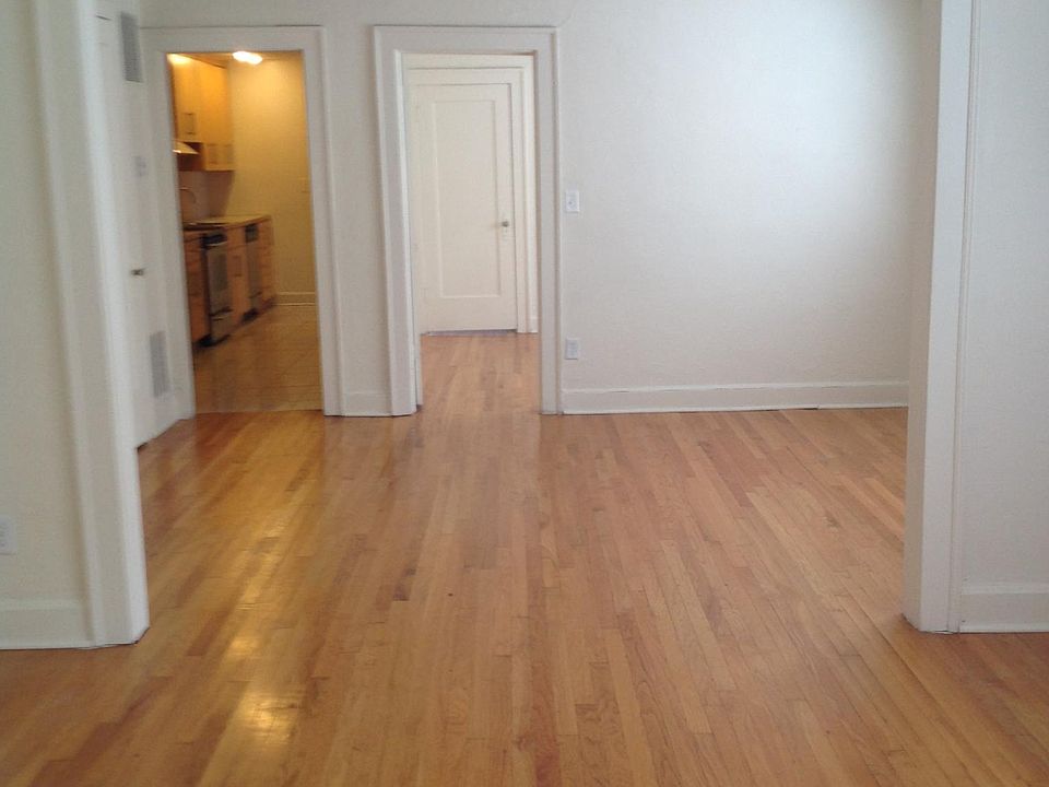 2nd image of 5009 Wyandotte St APT 2N