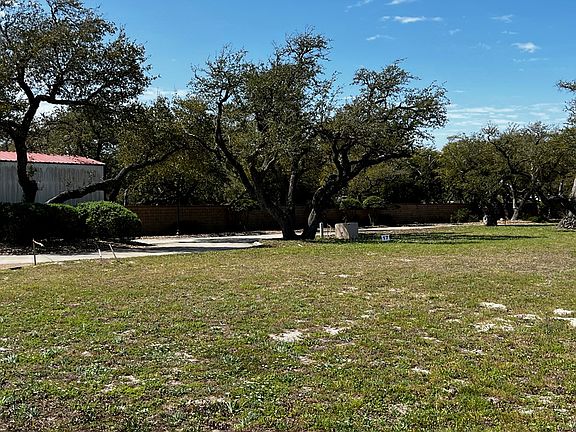 2nd image of 17 Royal Oaks Cir