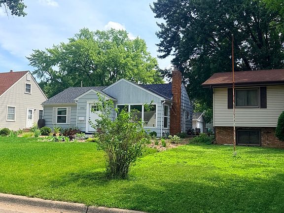3rd image of 6933 Russell Ave S