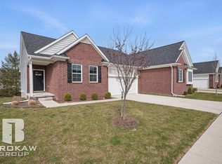 1389 Luxington Dr, Lapeer, MI 48446