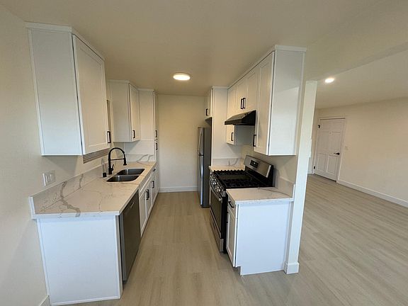 3rd image of 1924 Kent St #2