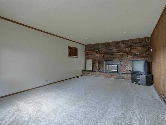 4th image of 11917 Chattman Dr