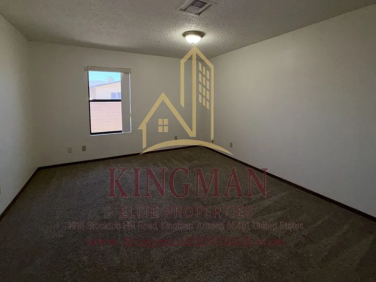 2112 Florence Ave — Photo 13