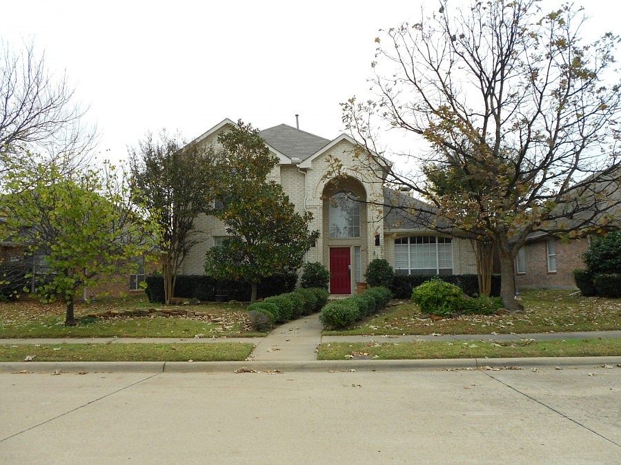 1st image of 211 Parkhurst Ln