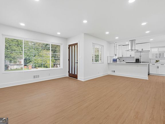 5th image of 2118 Glendale Dr