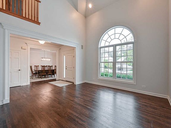 3rd image of 189 Glen Arbor Ct