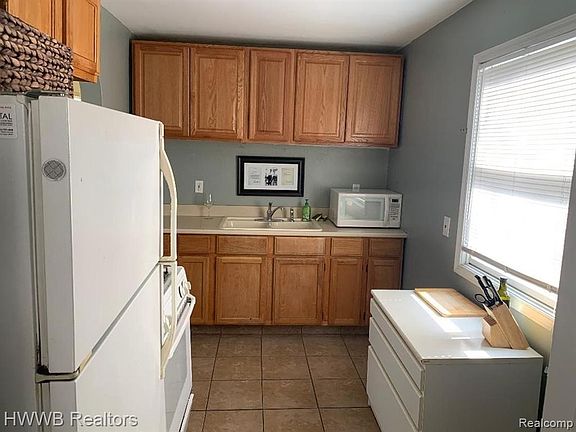 3rd image of 3560 Ellwood Ave