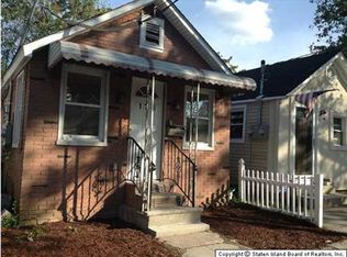 176 Moreland St, Staten Island, NY 10306