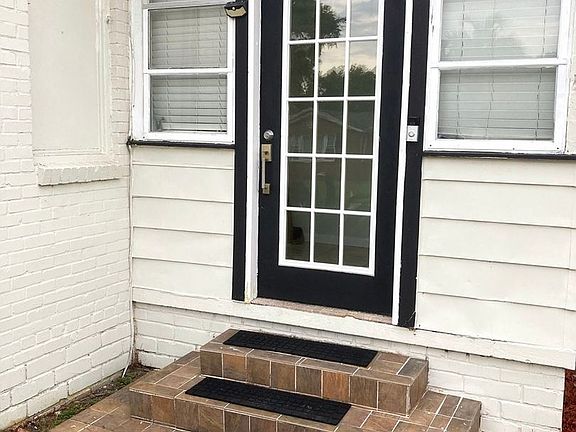 3rd image of 5875 Bartram Cir N